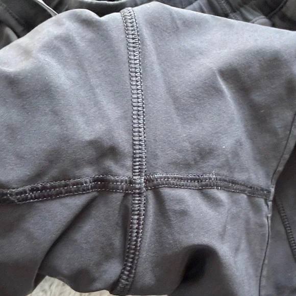 Women's Black Lululemon Athletica Shorts size 6 - Picture 7 of 11